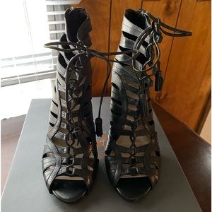 Stunning pair of Vince Camuto Narrital dress sandals NIB SZ 7